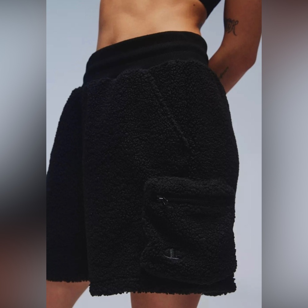 NWT Champion - Urban Outfitters Exclusive Teddy Fleece Short - Exclusive Line